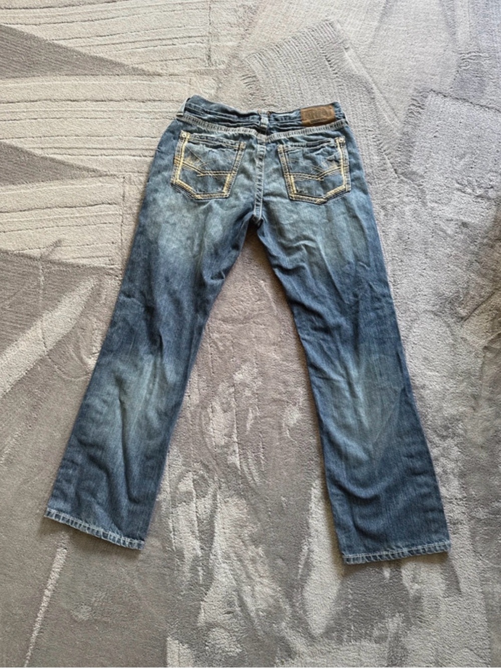 Ariat Medium Blue Straight-Leg Men's Jeans - Picture 4 of 6